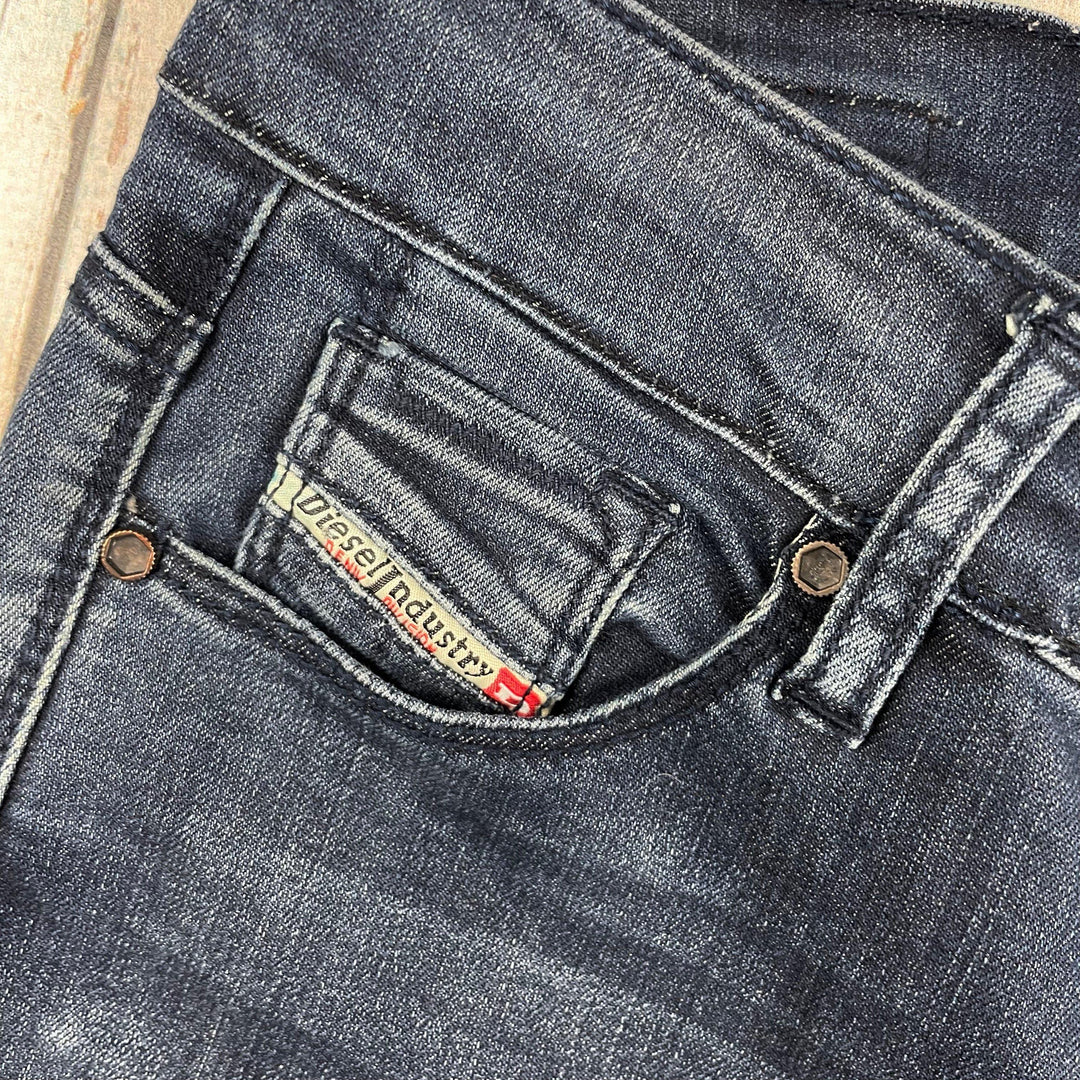 Diesel 'Larkee' Slim Straight Jeans Size - 27 ( 9AU) - Jean Pool