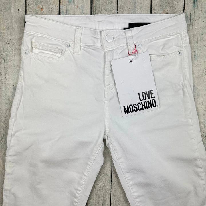 NWT- Love Moschino Ladies White Slim Fit Diamante Logo Jeans- Size 27 - Jean Pool