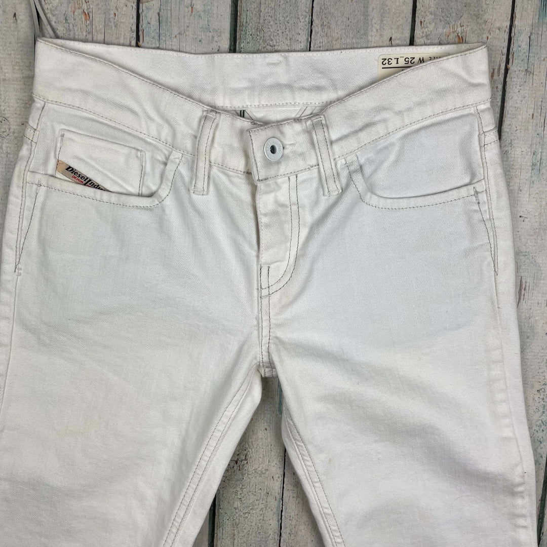 NWT - Diesel 'Liv' Slim Straight White Denim Jeans Size - 25/32 - Jean Pool