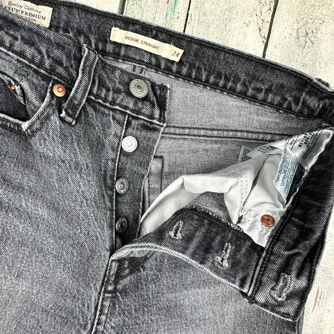Ladies Levis ‘Wedgie Straight’ Premium Washed Black Denim Jeans - Size 24 - Jean Pool