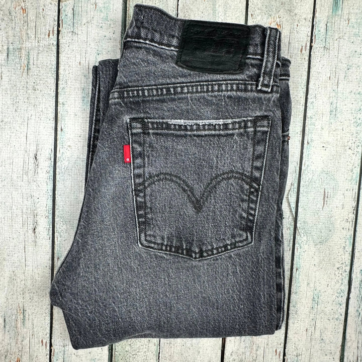 Ladies Levis ‘Wedgie Straight’ Premium Washed Black Denim Jeans - Size 24 - Jean Pool