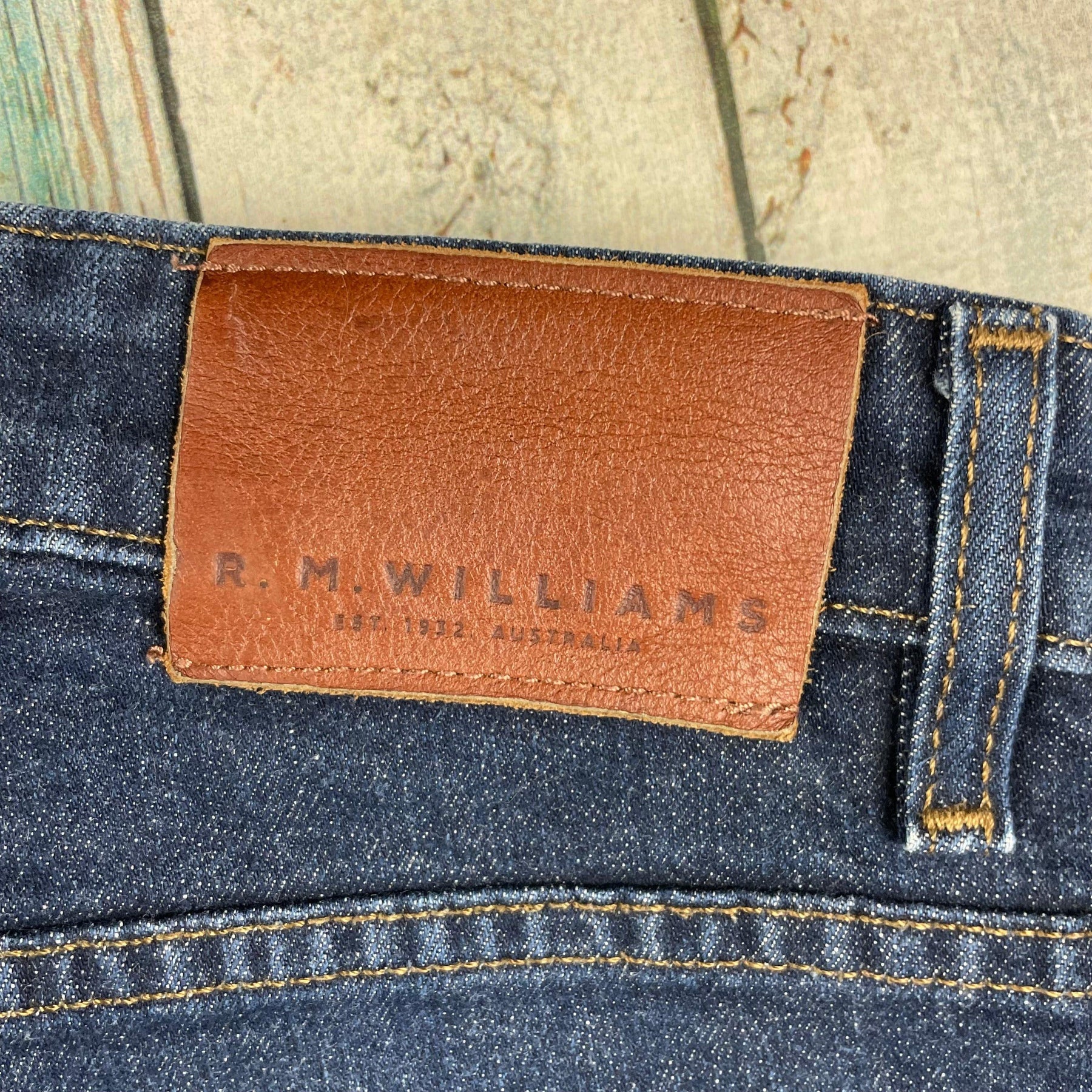 R.M. Williams Mens Straight Fit Stretch Jeans- Size 34/32 – Jean Pool