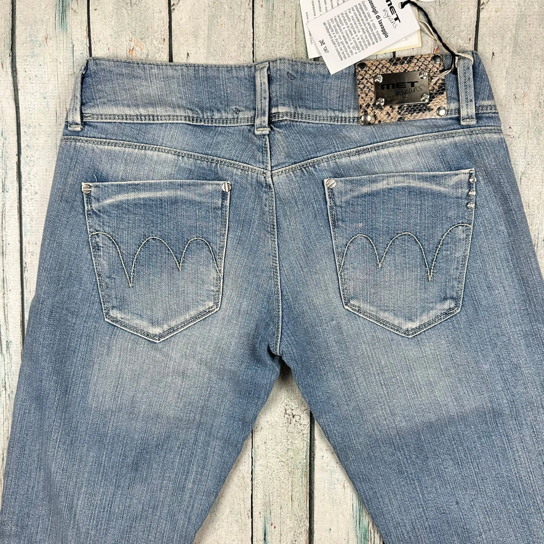 NWT- Italian MET "Angel" Distressed Crystal Thigh Jeans- Size 30 - Jean Pool