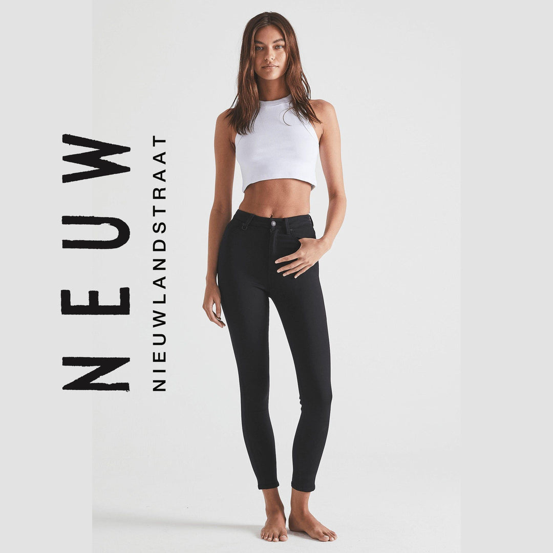 NWT- NEUW 'Marilyn' High Skinny Black Coated Denim Jeans - Size 25/32 - Jean Pool